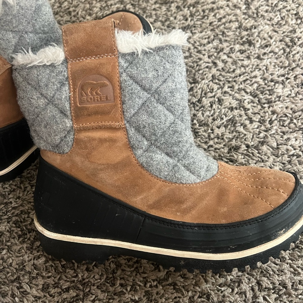 Sorel suede and wool winter boots